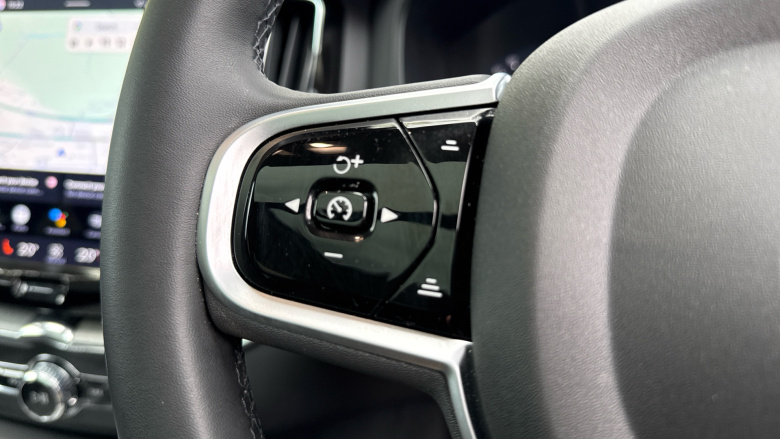 Volvo XC60 2.0 T8 [455] PHEV Ultra Dark 5dr AWD Geartronic Estate